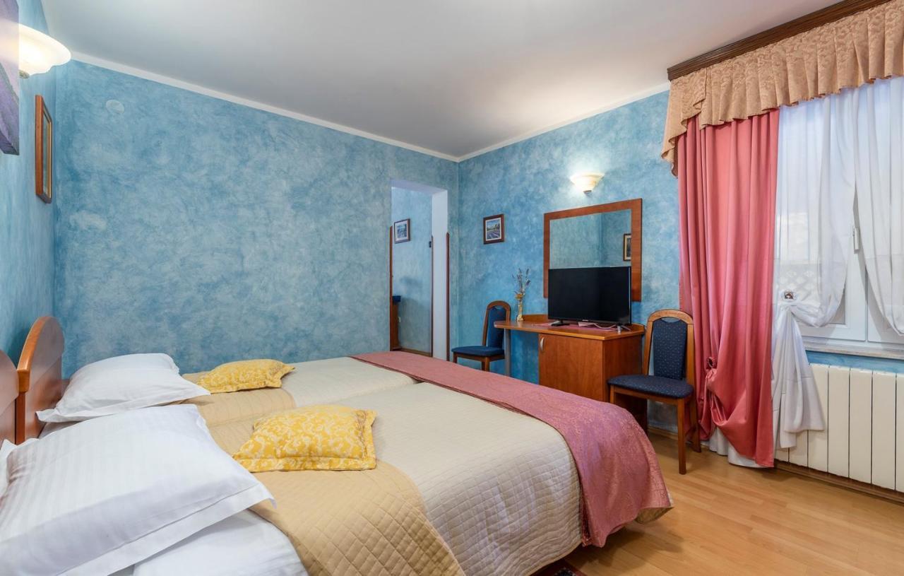 Apartments And Rooms Laura 파진 외부 사진
