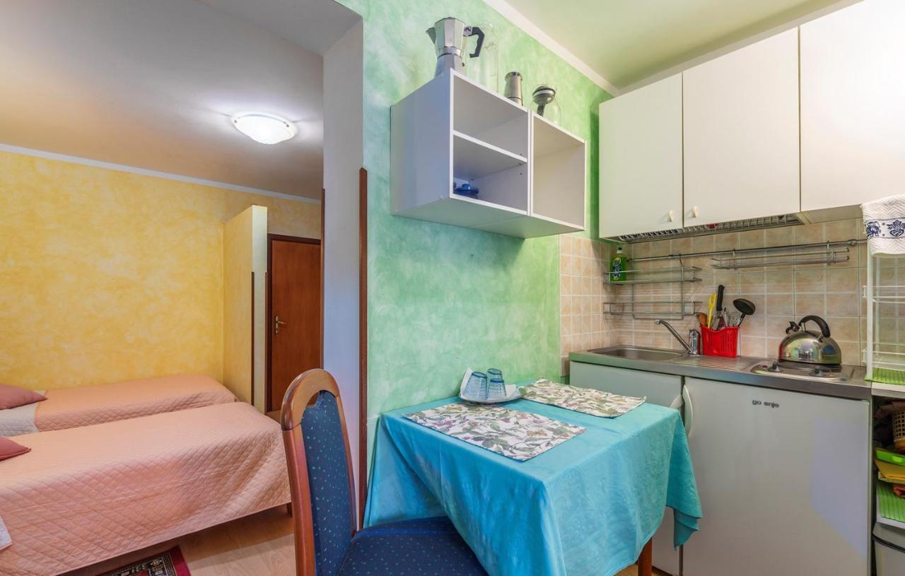 Apartments And Rooms Laura 파진 외부 사진