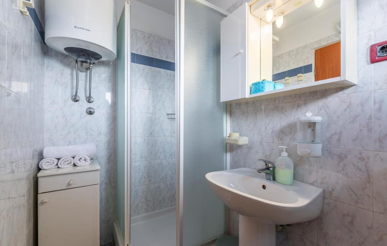 Apartments And Rooms Laura 파진 외부 사진