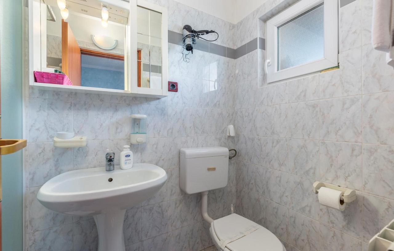 Apartments And Rooms Laura 파진 외부 사진