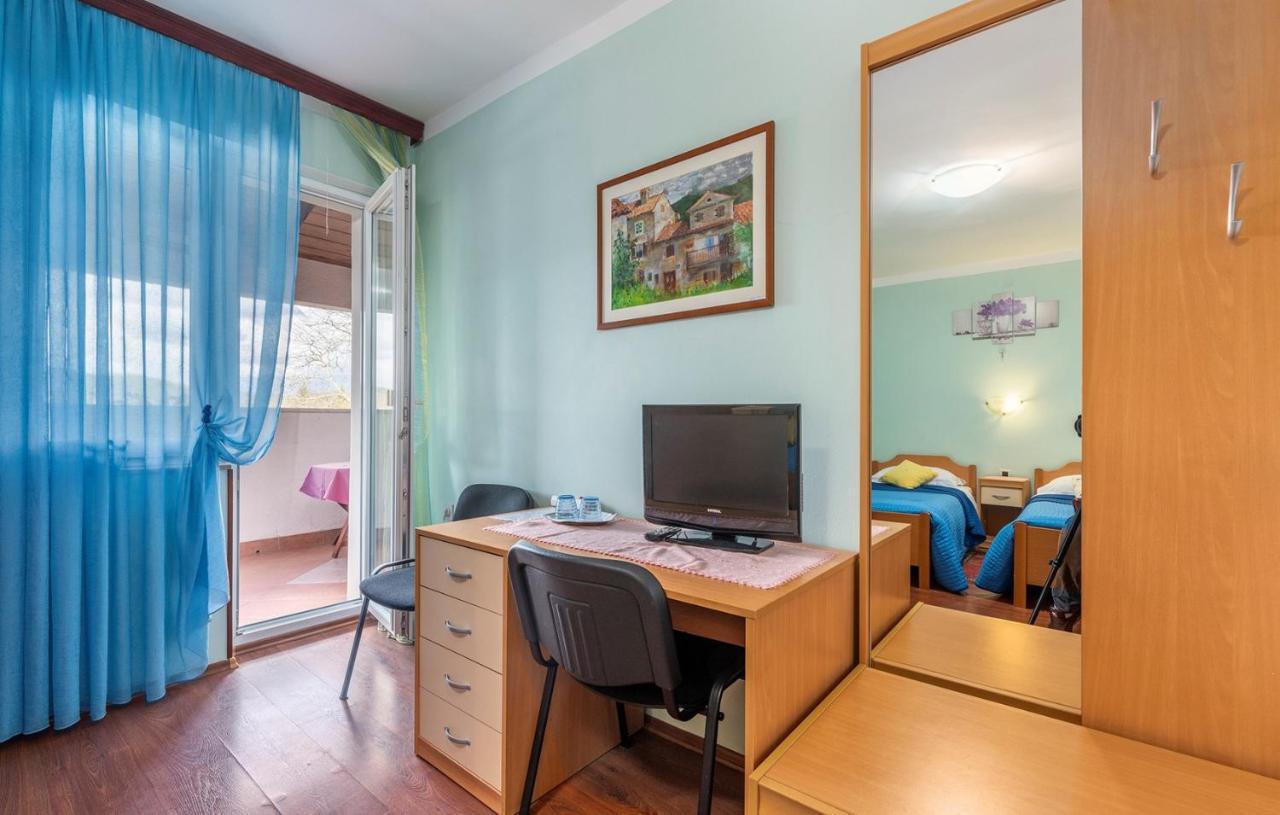 Apartments And Rooms Laura 파진 외부 사진