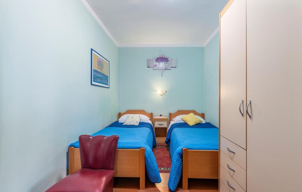 Apartments And Rooms Laura 파진 외부 사진