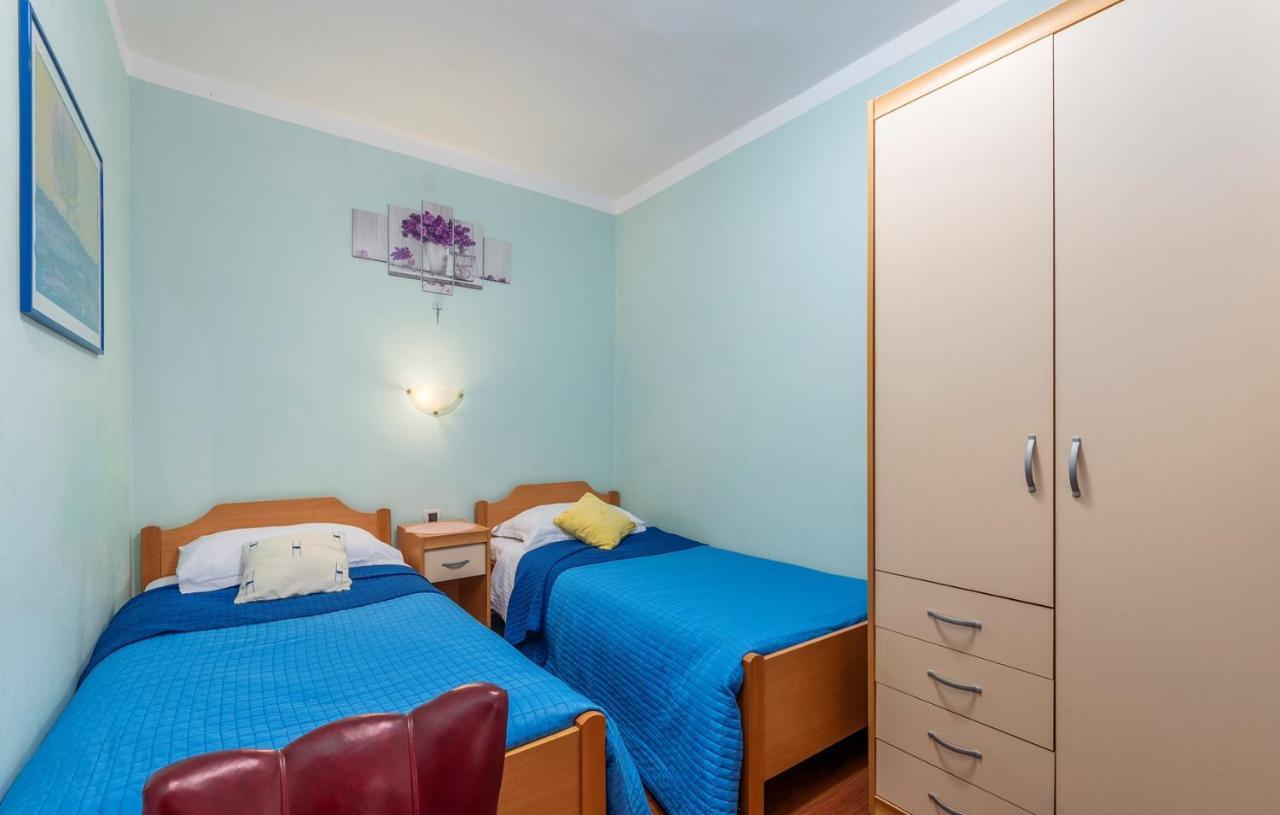 Apartments And Rooms Laura 파진 외부 사진